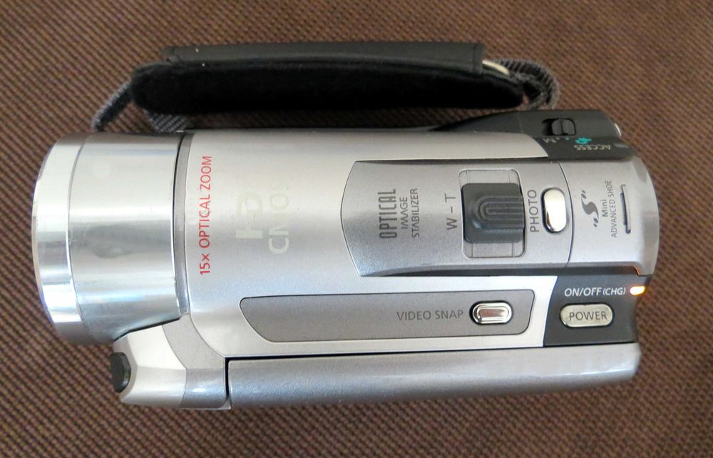 Camera video Canon Legria HF M306 , FullHD High Definition Digital Camcorder incarcator , acumulator si geanta