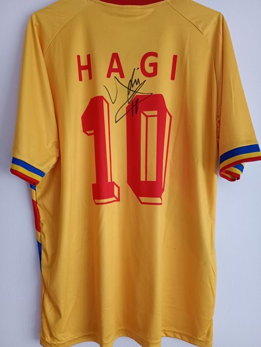 Tricou semnat de Generatia de aur