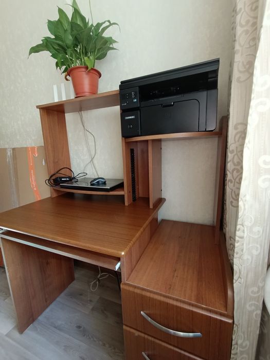 Стол письменный компьютерный