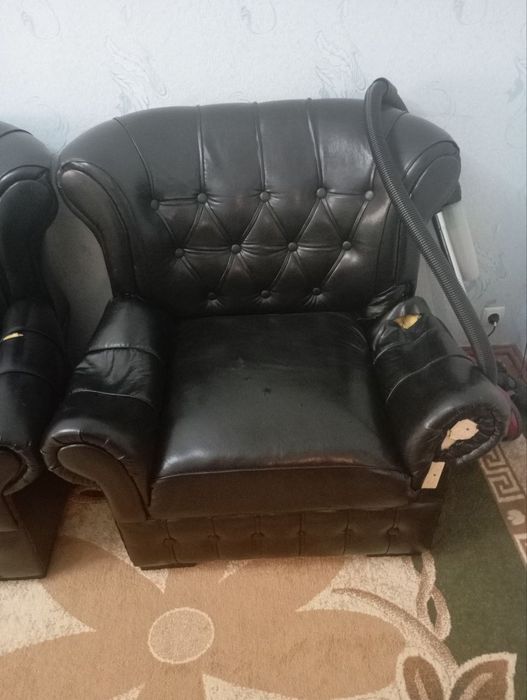 Диван ва кресло комплект Сотилади 350 минг сум! Самовывоз!