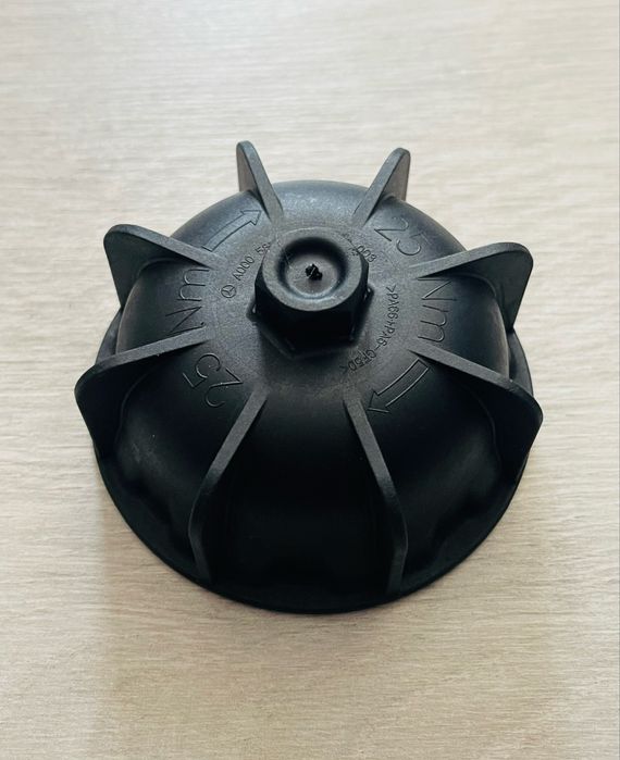 Оригинален ключ за сваляна капачки на джанти Mercedes AMG