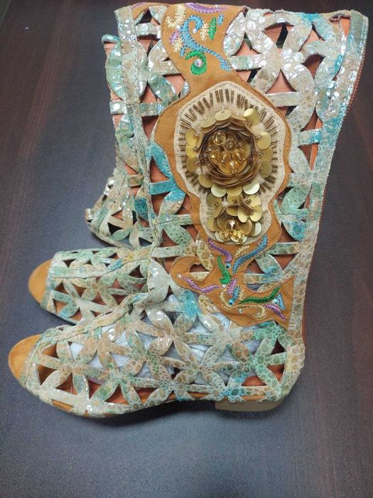 Продаю сапожки новые