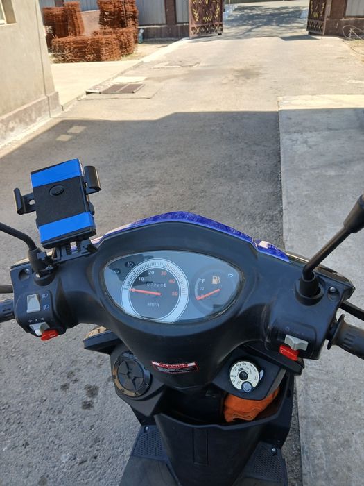 Продам мопед М8 чёрный 125 кб