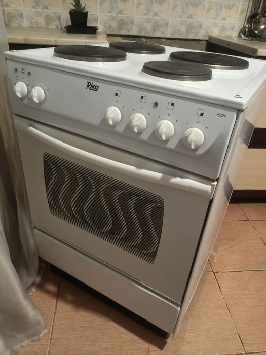 Плита Продам, все камфорки работают