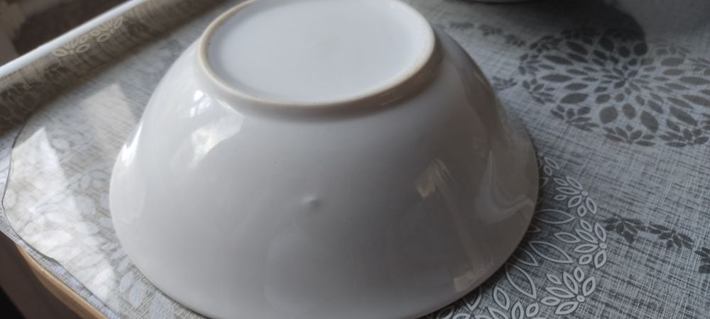 Продам тарелки для первого