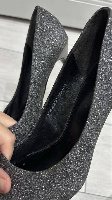 Срочно продам туфли 36 размер