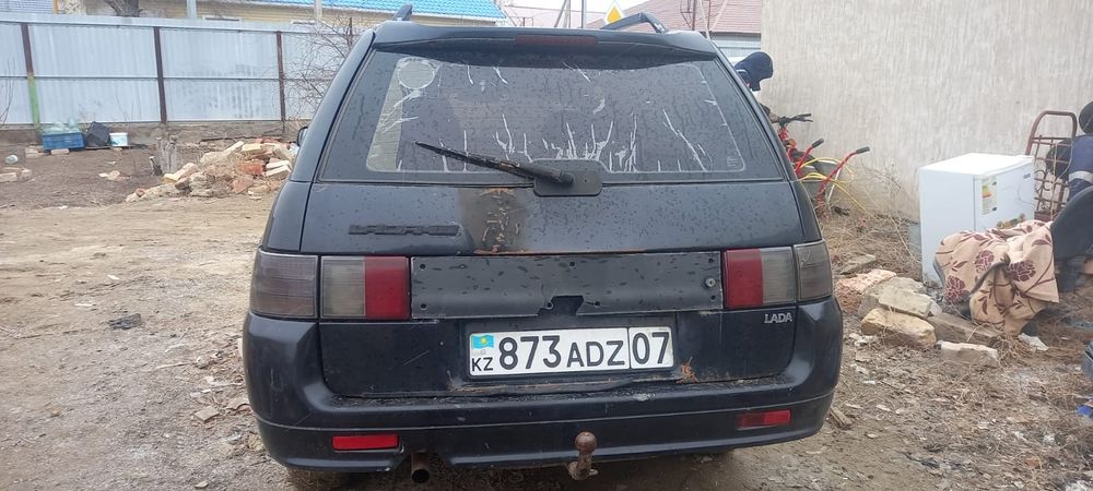 автомобиль ваз2111