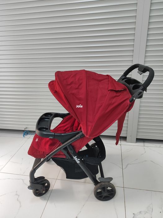 Продам коляску Joie