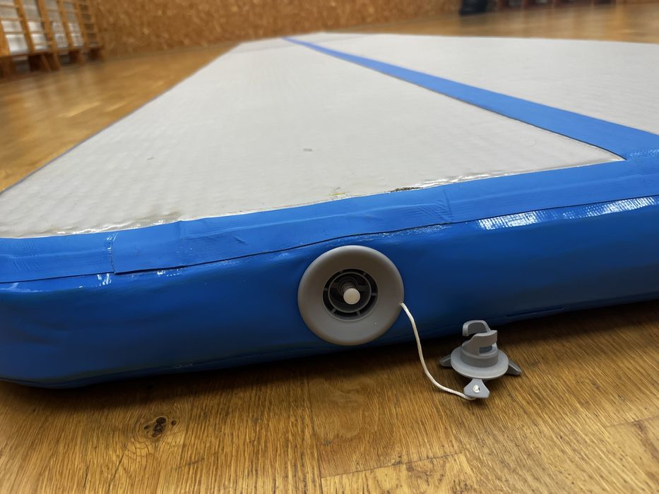 Airtrack Saltea gimnastică gonflabilă cu pompă  600x100x10cm PVC