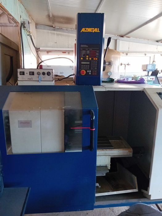 Masina de gaurit in coordonate   cnc