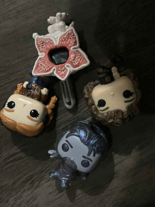 киндеры очень странные дела