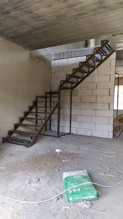 Лестница каркас  обшивка