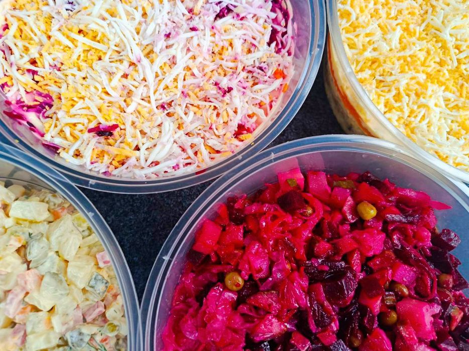 Салаты 1 кг. К новогоднему столу. Выгодные цены. Доставка по Ташкенту