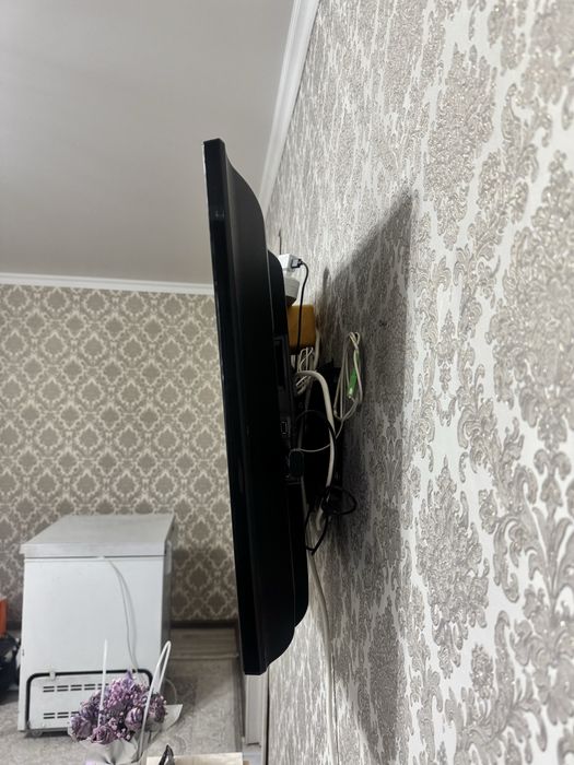 Телевизор Samsung 102см