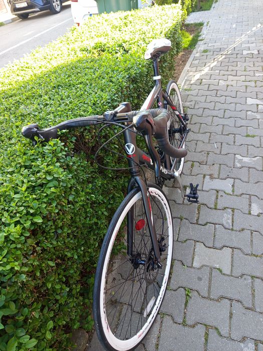 Vand cursiera  cadru de aluminiu.