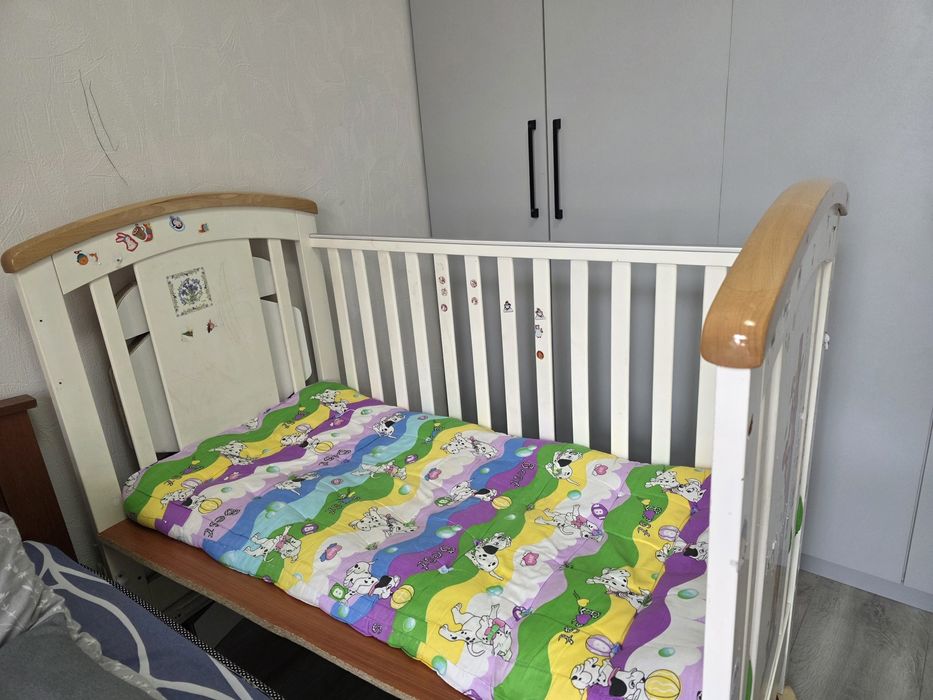 Детская кроватка