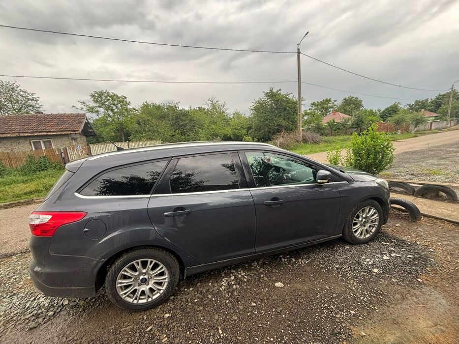 Vând Ford focus 1 6 benzina mk3 2012