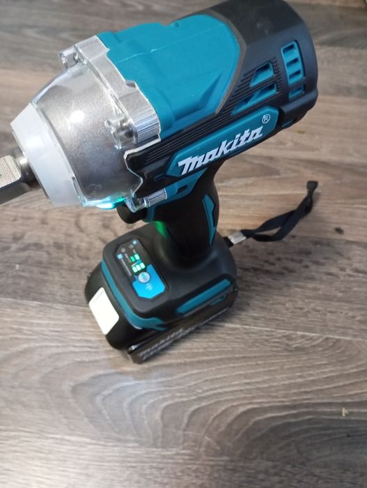 Autofiletanta pentru insurubat DTW 300 cu baterie de 6a NOU