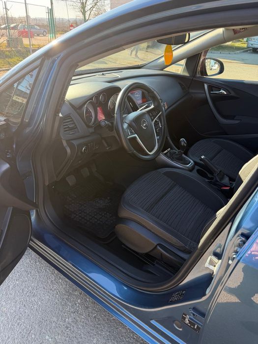 Vând Opel Astra j Enjoy Sedan Km 100% Reali.