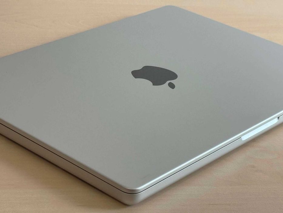 Бартер! Перфектен! Apple Macbook Pro M1 14" ( 2021 )