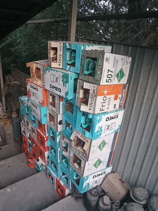 Продам пустые баллоны из под фреона