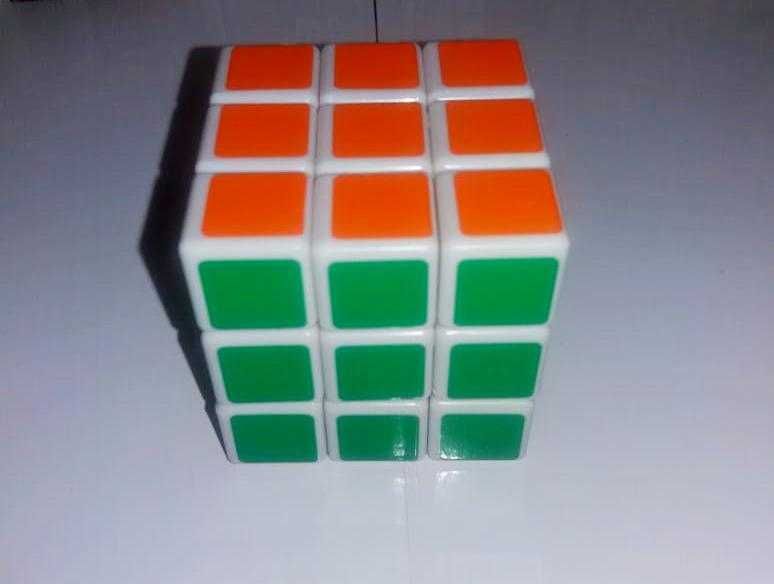 Кубик Рубика (среднего размера)