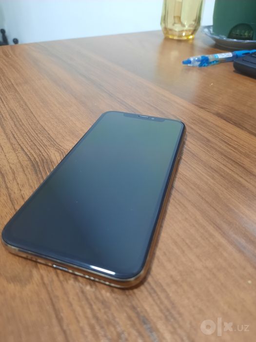 Iphone xs gold  ideal