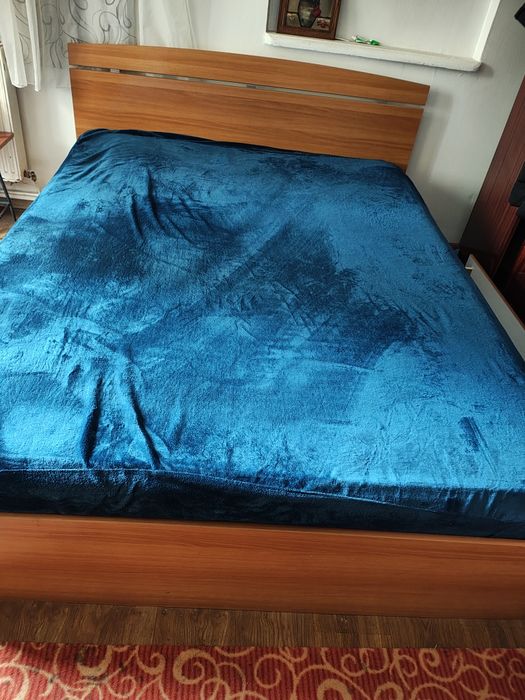 Vând pat matrimonial 800 lei