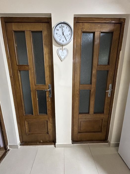 Usa interior, lemn masiv de brad