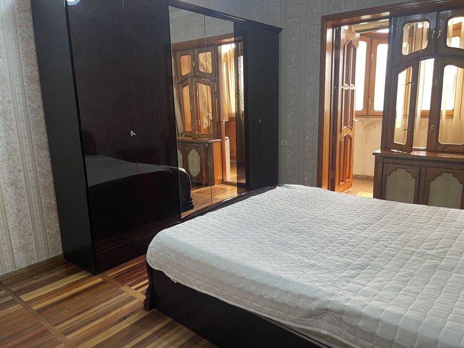 Sergeli Yarmarka bozori metro yonida kvartira arendaga beriladi