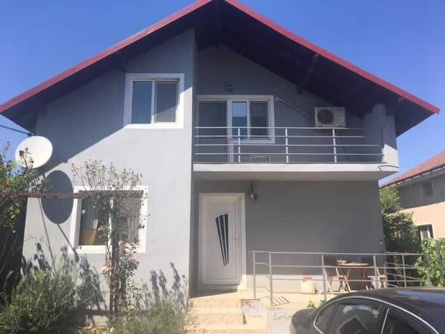 Casă spațioasă cu 4 dormitoare și curte – Agigea, Constanța