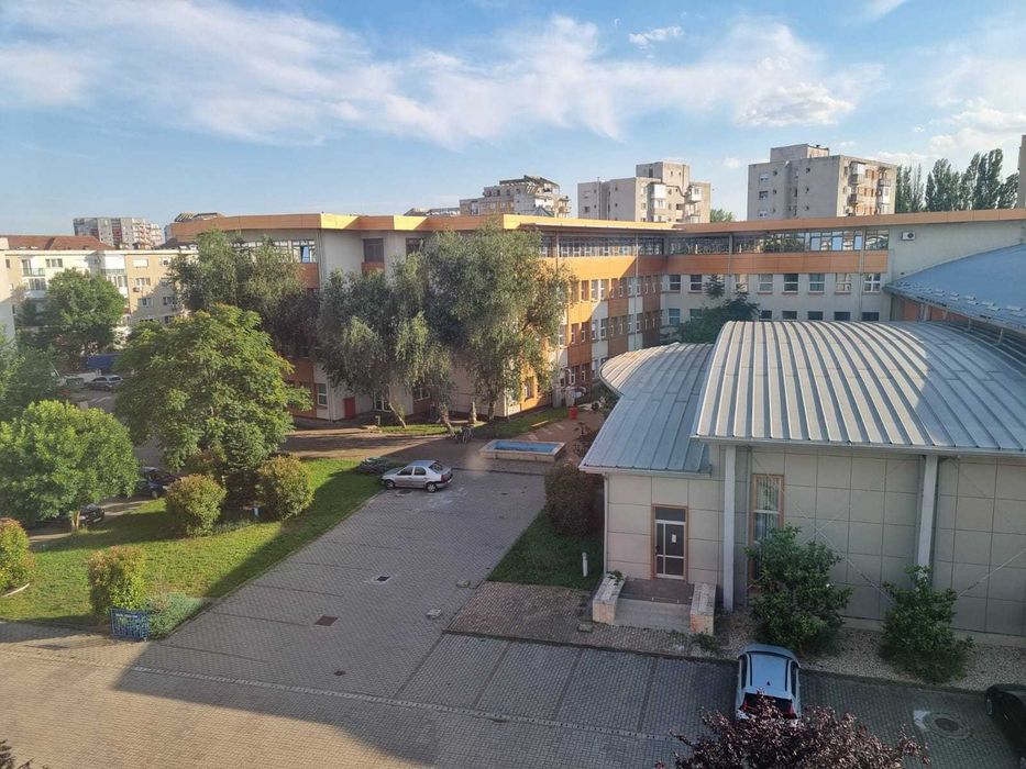 Inchiriez apartament 2 camere zona 300 langa facultatea UAV