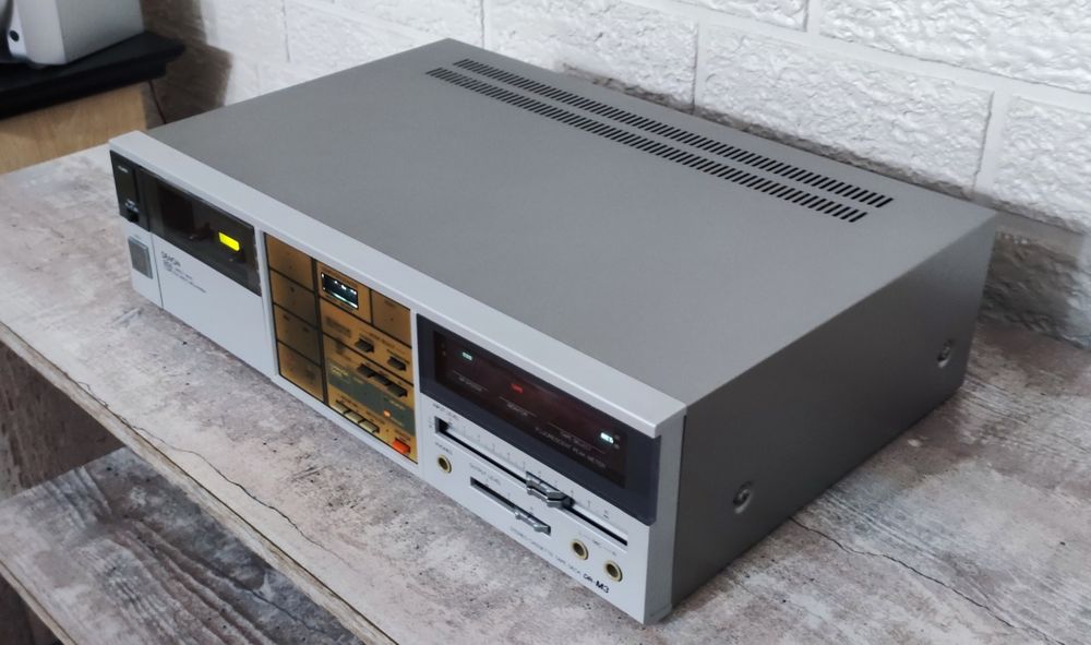 Продам кассетную деку Denon DR-M3