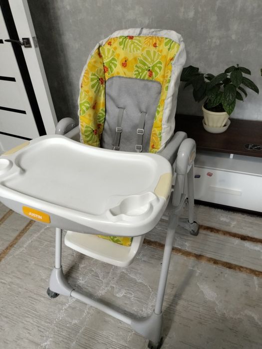 Продам 2 коляски, санки, детский столик