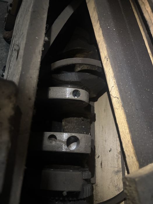 Запчасти камаз имееться много чего