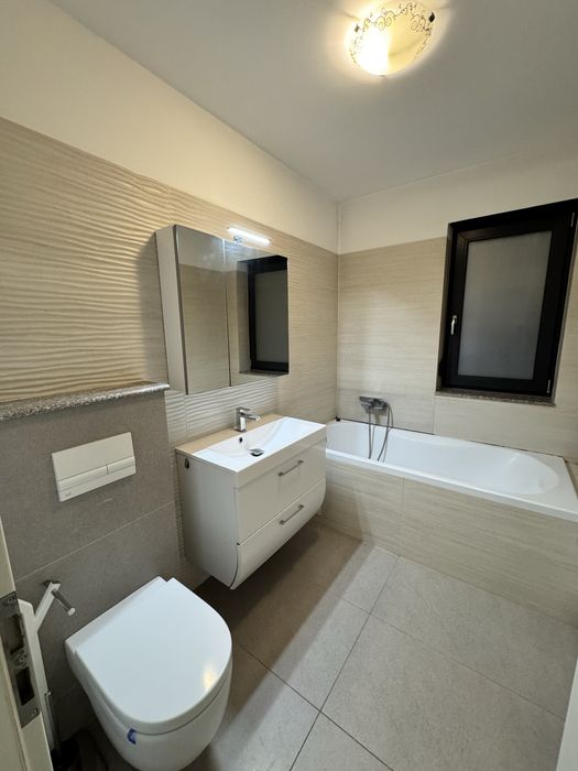 Proprietar vand apartament 2 camere + un loc de parcare