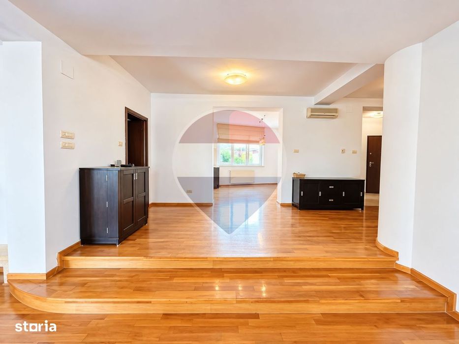 Apartament 4 camere de inchiriat | Singur pe palier | Semineu |