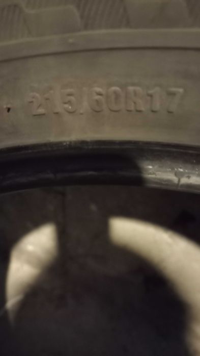 ПРОДАВАМ  4  РУСКИ ЛЕТНИ ГУМИ  ВИАТИ   215/60/17  НА  10 ХИЛ.  КМ.