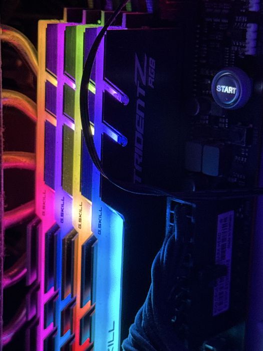 G skill trident Z RGB 4x8GB 32 GB 4400MHz CL18-19-19-39 DDR4 Рам Памет
