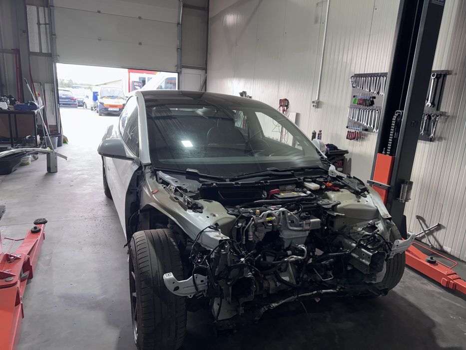 Tesla model 3 2019 на части