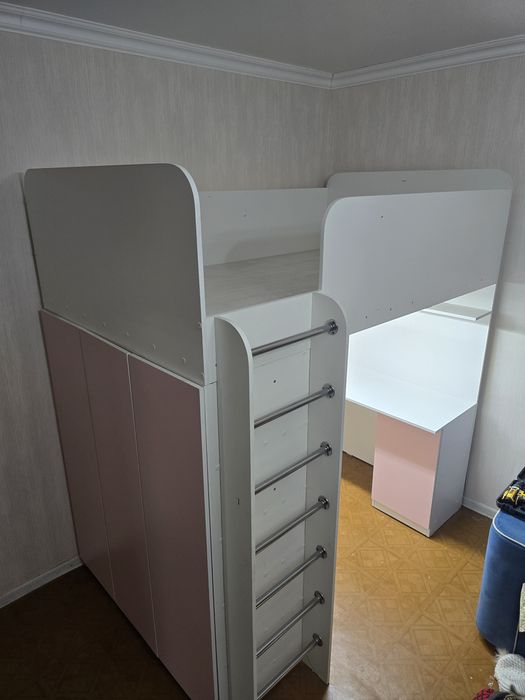 Детский уголок с кроватью