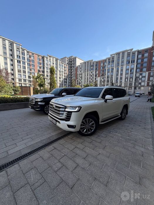 Toyota land cruiser300