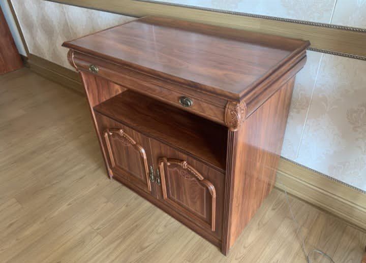 Шкаф Италия. Тумба под телевизор