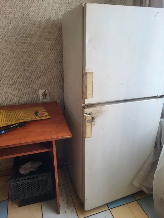 Холодильник бу,в рабочем состоянии
