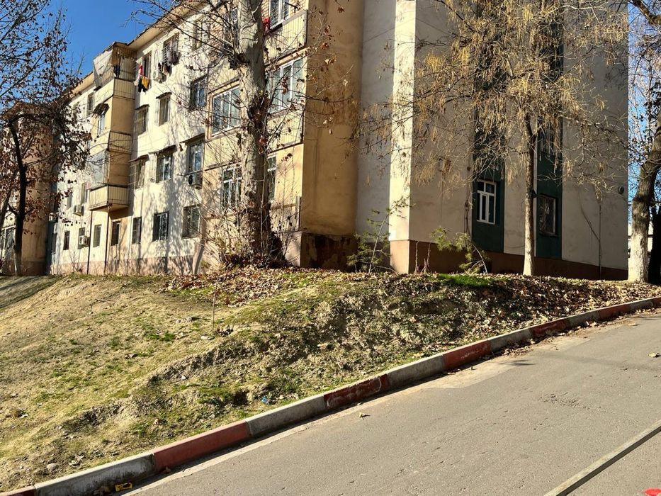 Продаётся квартира под нежилое