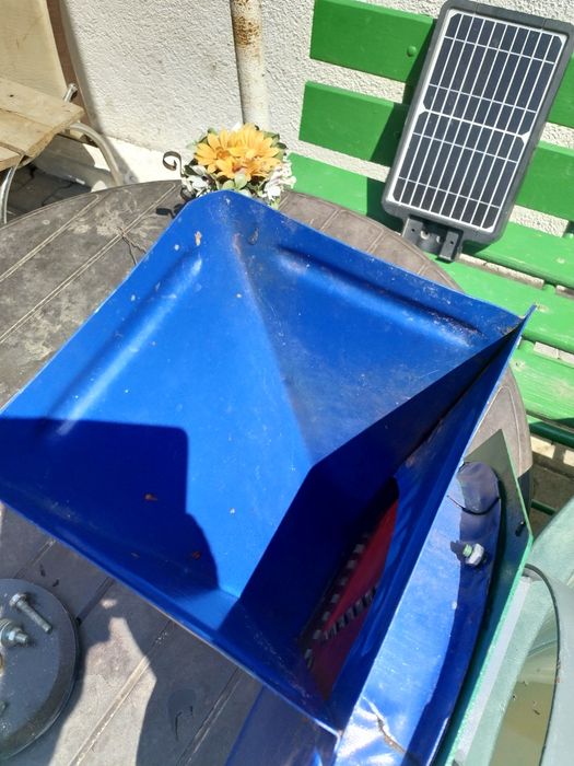 Tocătoare fructe ,/ Mașina de tocat mere ,fructe