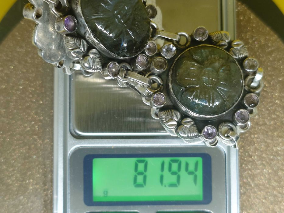 Brățară statement din argint (testată) cu labradorit sculptat & ametiste