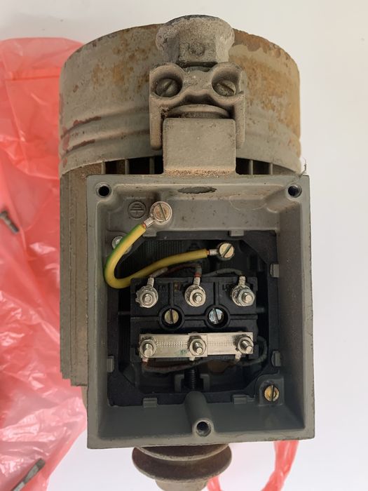 Ел мотор трифазен