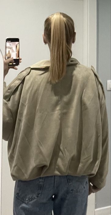 Бомбър яке в бежово размери XS и S