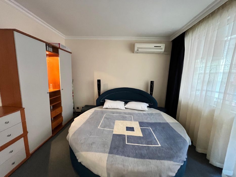 Под наем студио със зона за спалня, за 3-4 човека- гр. Несебър, център